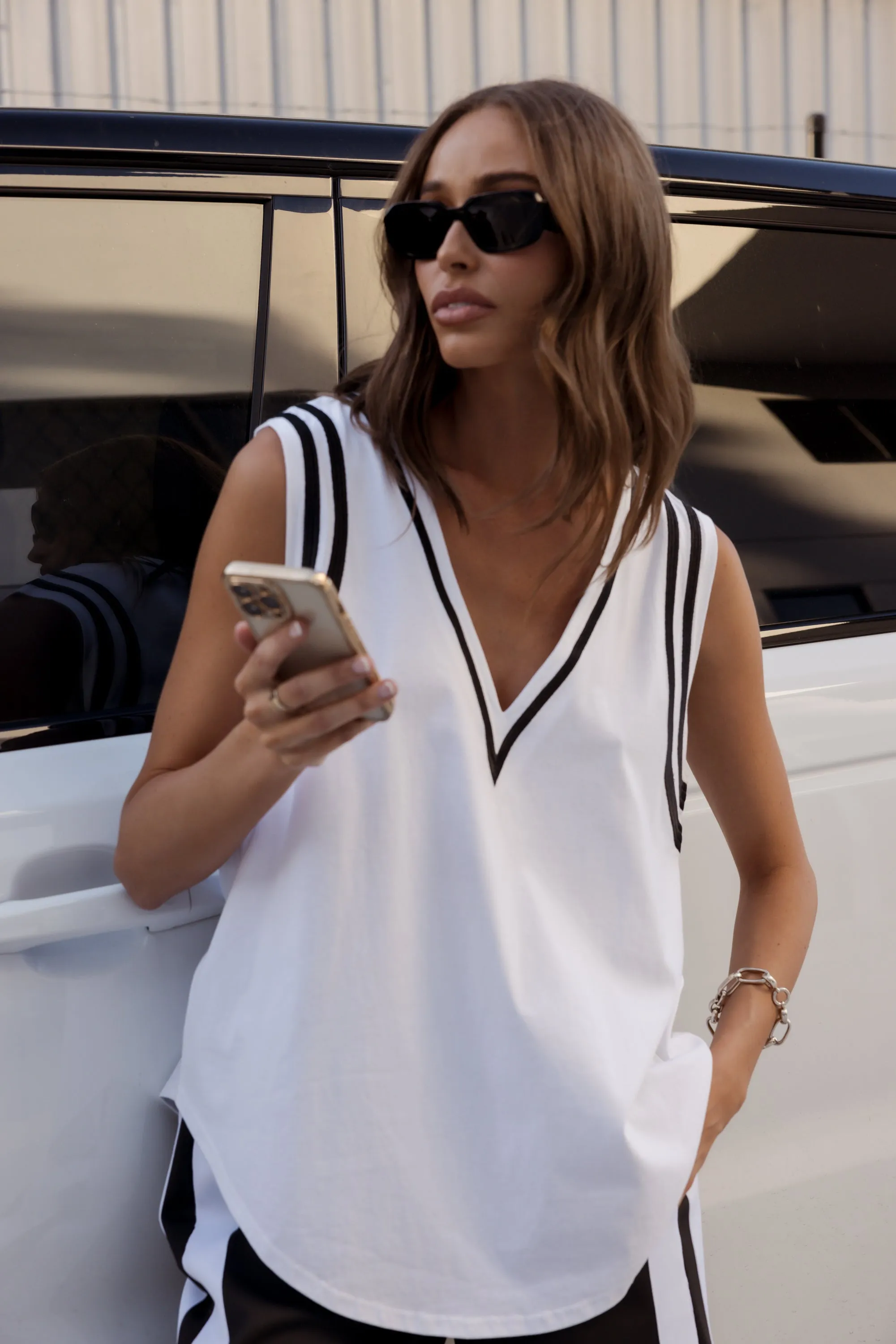 JOBAK Singlet White & Black