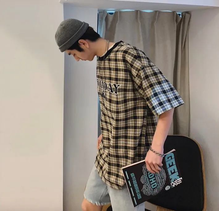 [Korean Style] Holiday Printing Plaid T-shirts