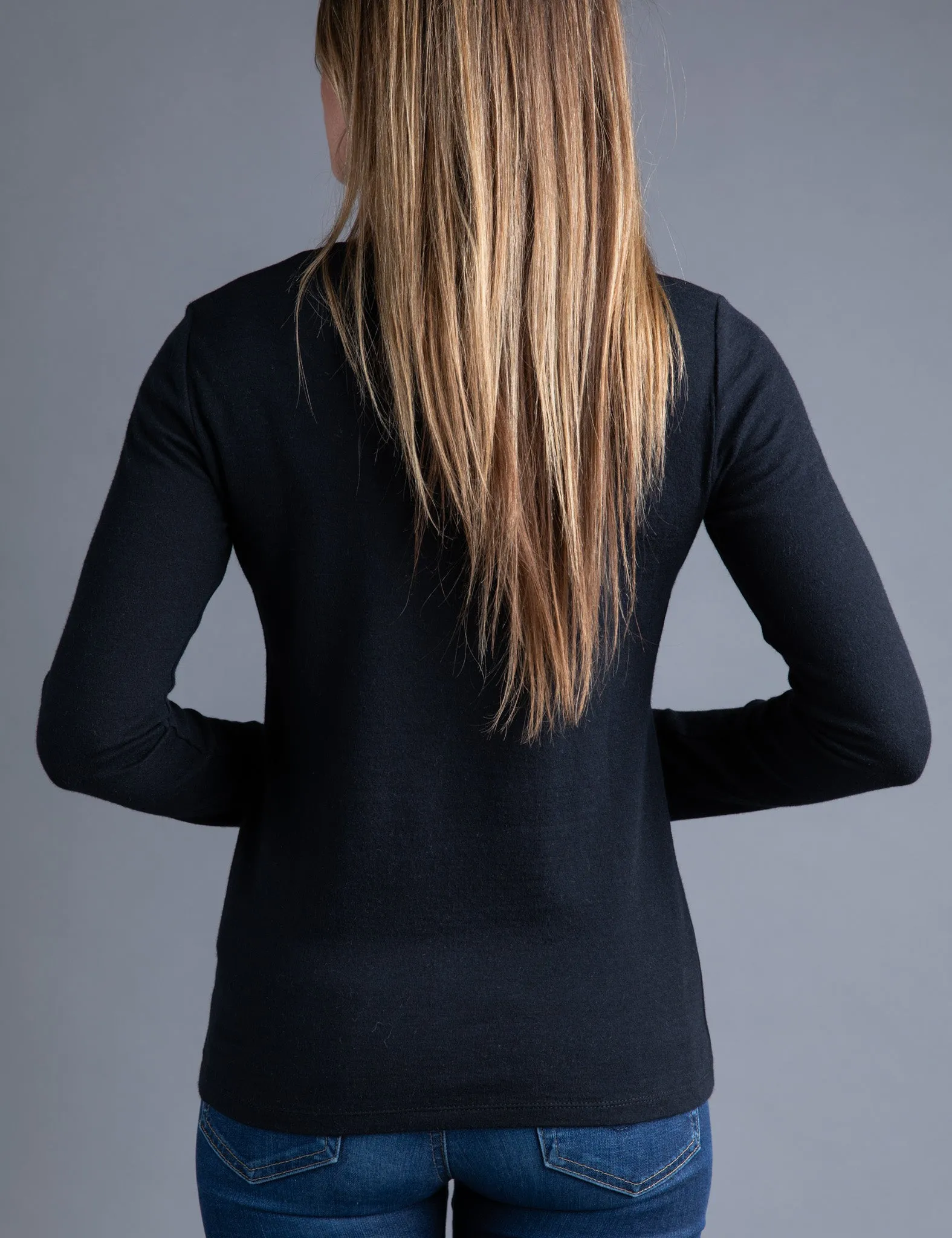 Majestic Long Sleeve Cotton/Cashmere Crewneck Tee in Noir